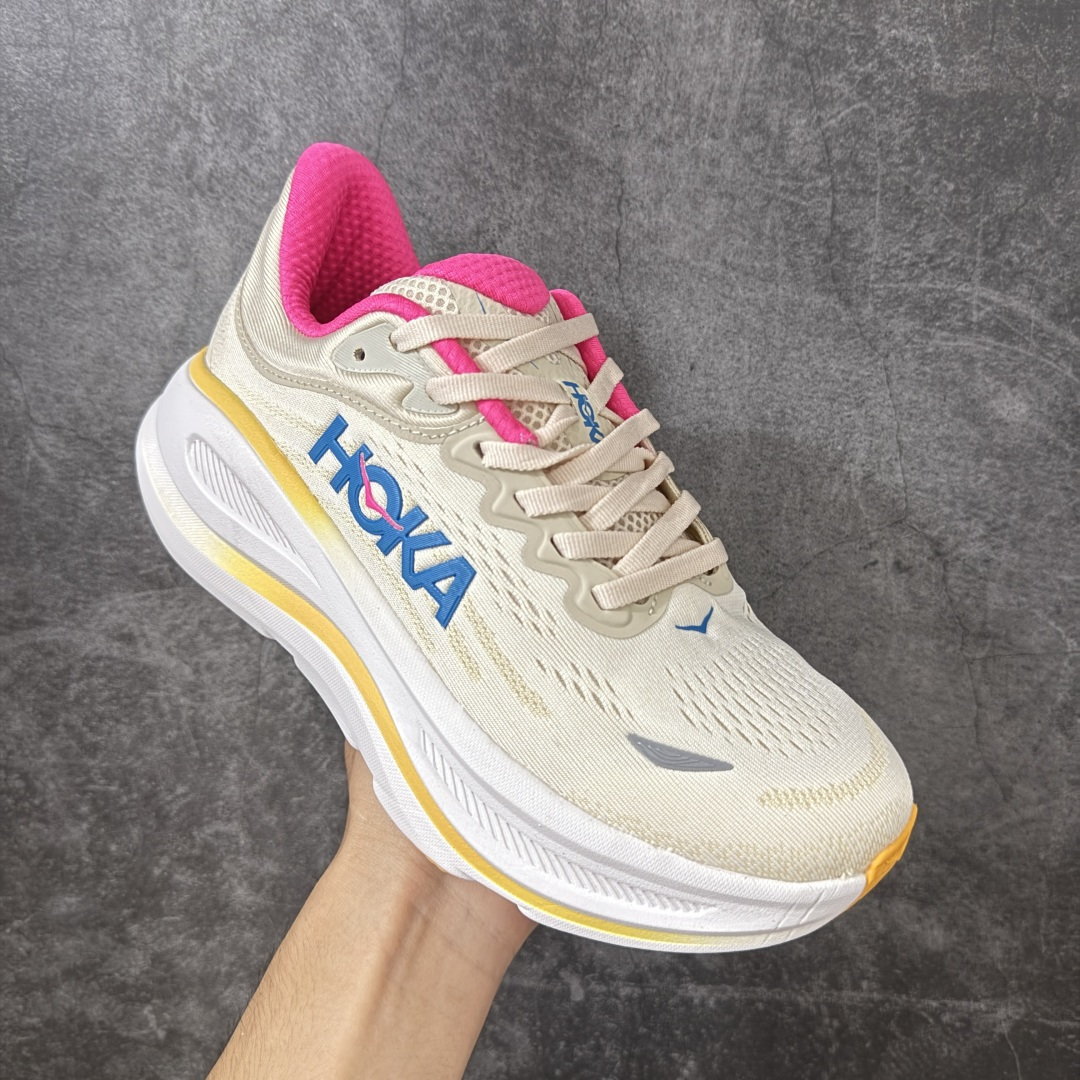 图片[3]-【纯原版】HOKA ONE ONE Bondi 9 邦迪九代舒适防滑耐磨低帮休闲跑步鞋 HOKA ONE ONE是来自美国的跑步鞋知名品牌，创立于2009年，始终致力于为所有跑者提供更新、更好的跑步装备。相比常规跑鞋，HOKA ONE ONE特别研发使用性能独特的几何形跑鞋中底，此种鞋底更厚、更高、回弹性也更好，除了卓越的缓冲性能，它还能內各种阶段的跑者带来更具动感、更加稳定的跑步体验。HOKAONE ONE从设计之初就清楚意识到，要保证跑者步幅的均匀一致，双脚自然而然的运动至关重要。 尺码：36 36.5 37.5 38 38.5 39 40 40.5 41 42 42.5 43 44 44.5 45-选品中心