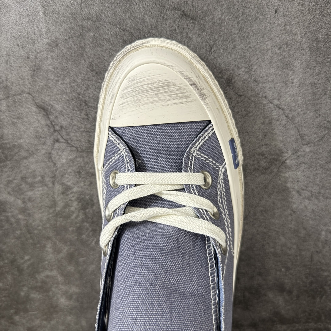 图片[5]-【公司级】Madhappy x Converse Chuck 70 联名 匡威官方 舒适贴合高帮男女同款帆布鞋 Converse 携手洛杉矶服饰品牌Madhappy，将其加州式乐观主义精神与经典设计相结合，推出三款独特配色 Chuck 70 限定联名鞋款。 鞋款采用水洗重磅帆布、做旧包边与翻毛皮后跟构成主要结构层次，并在鞋外侧加入 Madhappy 标志性的麂皮星形标识，鞋舌以编织标签强化品牌识别，内侧搭配毛毡圆标形成对照关系。黑、白与蓝灰三款中性配色覆盖多场景穿着需求，在复古形态上延展更多材料感受。 货号：A19147C 黑色 货号：A19149C 白色 货号：A19148C 灰蓝 尺码：35 36 36.5 37 37.5 38 39 39.5 40 41 41.5 42 42.5 43 44-选品中心