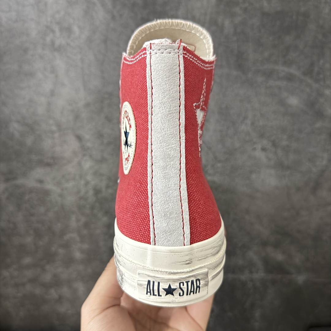 图片[4]-【公司级】Madhappy x Converse Chuck 70 联名 匡威官方 舒适贴合高帮男女同款帆布鞋 Converse 携手洛杉矶服饰品牌Madhappy，将其加州式乐观主义精神与经典设计相结合，推出三款独特配色 Chuck 70 限定联名鞋款。 鞋款采用水洗重磅帆布、做旧包边与翻毛皮后跟构成主要结构层次，并在鞋外侧加入 Madhappy 标志性的麂皮星形标识，鞋舌以编织标签强化品牌识别，内侧搭配毛毡圆标形成对照关系。黑、白与蓝灰三款中性配色覆盖多场景穿着需求，在复古形态上延展更多材料感受。 货号：A19147C 黑色 货号：A19149C 白色 货号：A19148C 灰蓝 尺码：35 36 36.5 37 37.5 38 39 39.5 40 41 41.5 42 42.5 43 44-选品中心