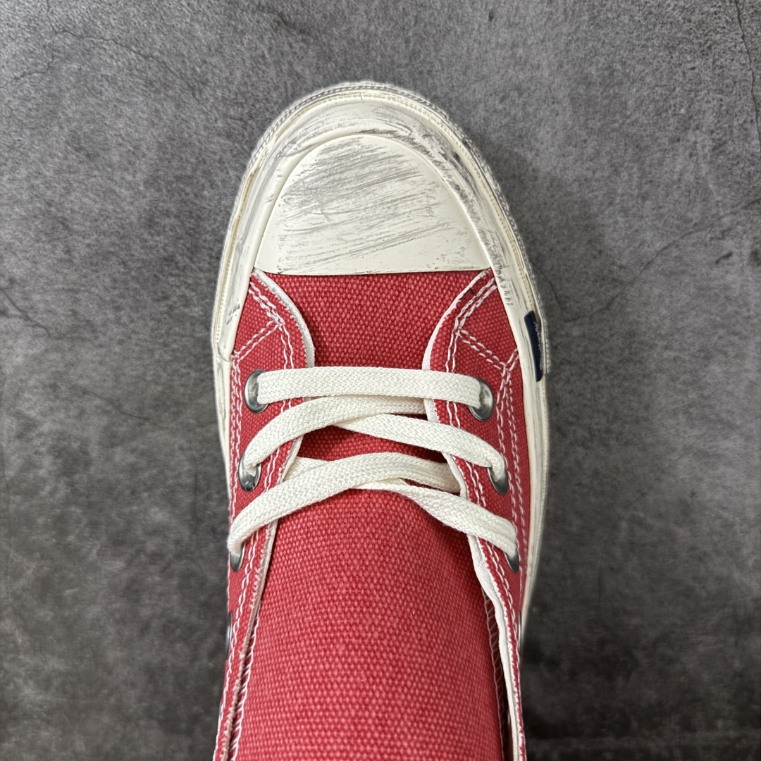 图片[5]-【公司级】Madhappy x Converse Chuck 70 联名 匡威官方 舒适贴合高帮男女同款帆布鞋 Converse 携手洛杉矶服饰品牌Madhappy，将其加州式乐观主义精神与经典设计相结合，推出三款独特配色 Chuck 70 限定联名鞋款。 鞋款采用水洗重磅帆布、做旧包边与翻毛皮后跟构成主要结构层次，并在鞋外侧加入 Madhappy 标志性的麂皮星形标识，鞋舌以编织标签强化品牌识别，内侧搭配毛毡圆标形成对照关系。黑、白与蓝灰三款中性配色覆盖多场景穿着需求，在复古形态上延展更多材料感受。 货号：A19147C 黑色 货号：A19149C 白色 货号：A19148C 灰蓝 尺码：35 36 36.5 37 37.5 38 39 39.5 40 41 41.5 42 42.5 43 44-选品中心