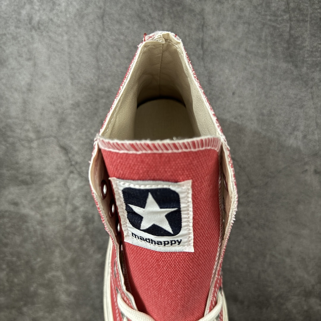 图片[8]-【公司级】Madhappy x Converse Chuck 70 联名 匡威官方 舒适贴合高帮男女同款帆布鞋 Converse 携手洛杉矶服饰品牌Madhappy，将其加州式乐观主义精神与经典设计相结合，推出三款独特配色 Chuck 70 限定联名鞋款。 鞋款采用水洗重磅帆布、做旧包边与翻毛皮后跟构成主要结构层次，并在鞋外侧加入 Madhappy 标志性的麂皮星形标识，鞋舌以编织标签强化品牌识别，内侧搭配毛毡圆标形成对照关系。黑、白与蓝灰三款中性配色覆盖多场景穿着需求，在复古形态上延展更多材料感受。 货号：A19147C 黑色 货号：A19149C 白色 货号：A19148C 灰蓝 尺码：35 36 36.5 37 37.5 38 39 39.5 40 41 41.5 42 42.5 43 44-选品中心