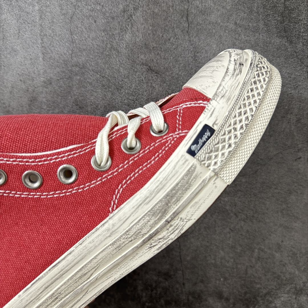 图片[6]-【公司级】Madhappy x Converse Chuck 70 联名 匡威官方 舒适贴合高帮男女同款帆布鞋 Converse 携手洛杉矶服饰品牌Madhappy，将其加州式乐观主义精神与经典设计相结合，推出三款独特配色 Chuck 70 限定联名鞋款。 鞋款采用水洗重磅帆布、做旧包边与翻毛皮后跟构成主要结构层次，并在鞋外侧加入 Madhappy 标志性的麂皮星形标识，鞋舌以编织标签强化品牌识别，内侧搭配毛毡圆标形成对照关系。黑、白与蓝灰三款中性配色覆盖多场景穿着需求，在复古形态上延展更多材料感受。 货号：A19147C 黑色 货号：A19149C 白色 货号：A19148C 灰蓝 尺码：35 36 36.5 37 37.5 38 39 39.5 40 41 41.5 42 42.5 43 44-选品中心