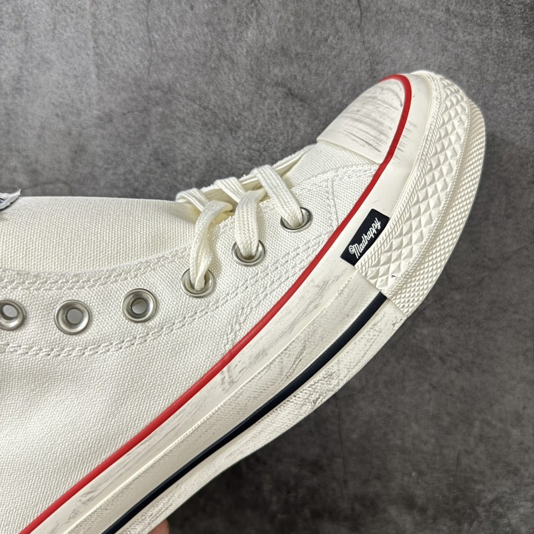 图片[6]-【公司级】Madhappy x Converse Chuck 70 联名 匡威官方 舒适贴合高帮男女同款帆布鞋 Converse 携手洛杉矶服饰品牌Madhappy，将其加州式乐观主义精神与经典设计相结合，推出三款独特配色 Chuck 70 限定联名鞋款。 鞋款采用水洗重磅帆布、做旧包边与翻毛皮后跟构成主要结构层次，并在鞋外侧加入 Madhappy 标志性的麂皮星形标识，鞋舌以编织标签强化品牌识别，内侧搭配毛毡圆标形成对照关系。黑、白与蓝灰三款中性配色覆盖多场景穿着需求，在复古形态上延展更多材料感受。 货号：A19147C 黑色 货号：A19149C 白色 货号：A19148C 灰蓝 尺码：35 36 36.5 37 37.5 38 39 39.5 40 41 41.5 42 42.5 43 44-选品中心