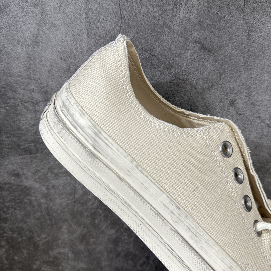 图片[7]-【公司级】Madhappy x Converse 1970s 联名 匡威官方 复古休闲做旧帆布鞋 Converse 携手洛杉矶服饰品牌Madhappy，将其加州式乐观主义精神与经典设计相结合，推出三款独特配色 Chuck 70 限定联名鞋款。 鞋款采用水洗重磅帆布、做旧包边与翻毛皮后跟构成主要结构层次，并在鞋外侧加入 Madhappy 标志性的麂皮星形标识，鞋舌以编织标签强化品牌识别，内侧搭配毛毡圆标形成对照关系。几款配色覆盖多场景穿着需求，在复古形态上延展更多材料感受。 货号：A20356C 米低 尺码：35 36 36.5 37 37.5 38 39 39.5 40 41 41.5 42 42.5 43 44-选品中心
