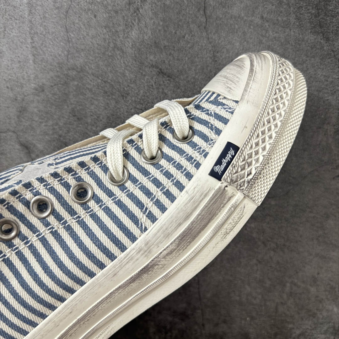图片[6]-【公司级】Madhappy x Converse 1970s 联名 匡威官方 复古休闲做旧帆布鞋 Converse 携手洛杉矶服饰品牌Madhappy，将其加州式乐观主义精神与经典设计相结合，推出三款独特配色 Chuck 70 限定联名鞋款。 鞋款采用水洗重磅帆布、做旧包边与翻毛皮后跟构成主要结构层次，并在鞋外侧加入 Madhappy 标志性的麂皮星形标识，鞋舌以编织标签强化品牌识别，内侧搭配毛毡圆标形成对照关系。几款配色覆盖多场景穿着需求，在复古形态上延展更多材料感受。 货号：A20368C 条纹 尺码：35 36 36.5 37 37.5 38 39 39.5 40 41 41.5 42 42.5 43 44-选品中心