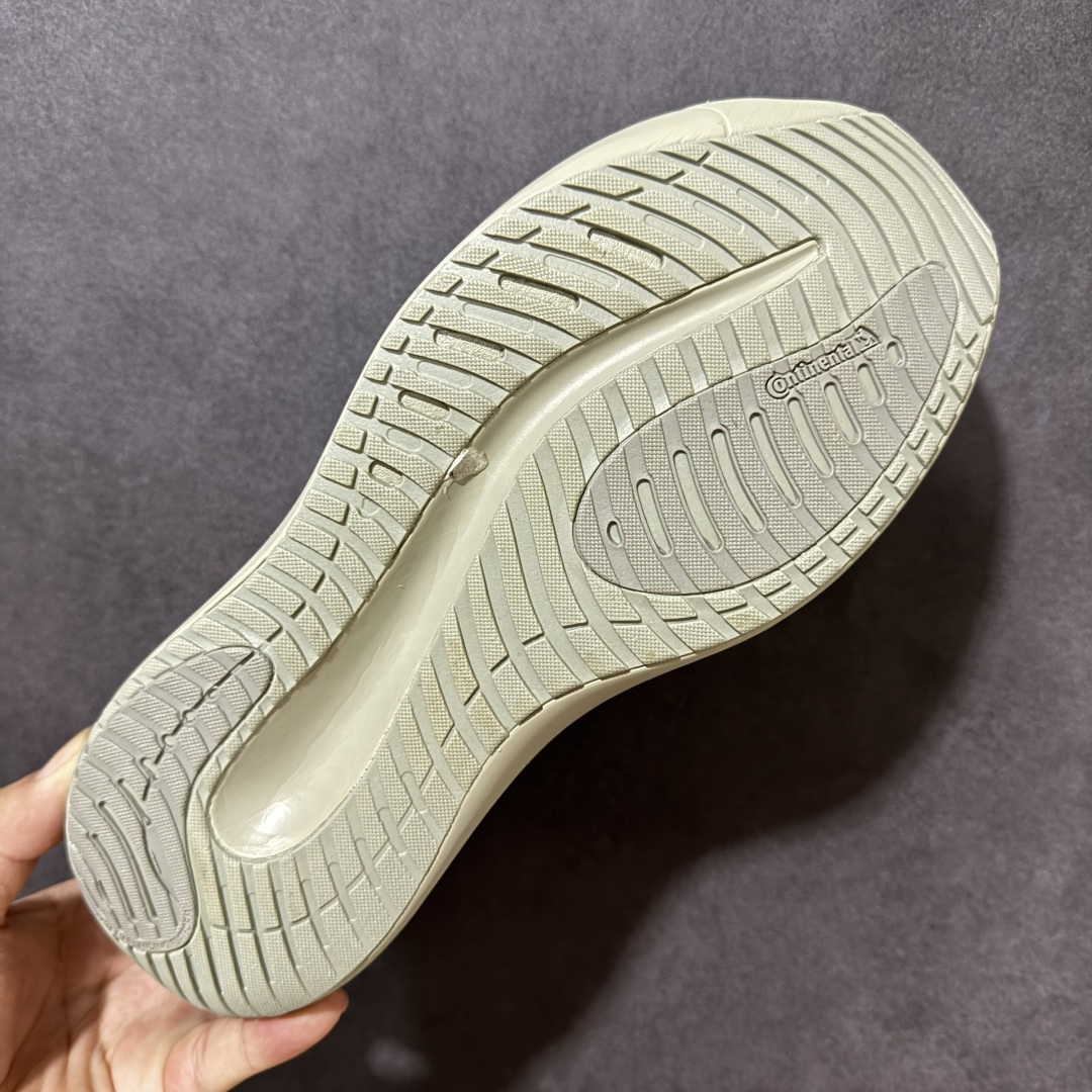 图片[9]-【公司级】ADIDAS SUPERNOVA RISE 4M 防滑耐磨舒适跑步鞋 采用Dreamstrike+中底，力求为触地添舒适。搭配实穿Adiwear外底，助你扎实踩地、从容迈步。• 常规版型• 系带设计• 三明治网眼鞋面• Support Rods系统• Dreamstrike+中底• Adiwear外底。 货号：LB0182 尺码：40-45-选品中心
