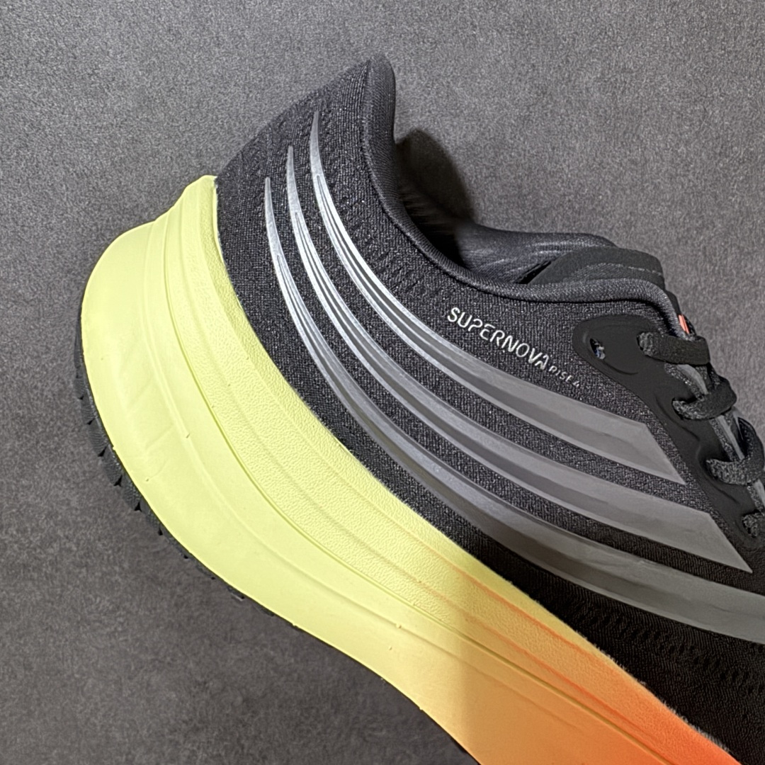 图片[7]-【公司级】ADIDAS SUPERNOVA RISE 4M 防滑耐磨舒适跑步鞋 采用Dreamstrike+中底，力求为触地添舒适。搭配实穿Adiwear外底，助你扎实踩地、从容迈步。• 常规版型• 系带设计• 三明治网眼鞋面• Support Rods系统• Dreamstrike+中底• Adiwear外底。 货号：KZ8921 尺码：40-45-选品中心