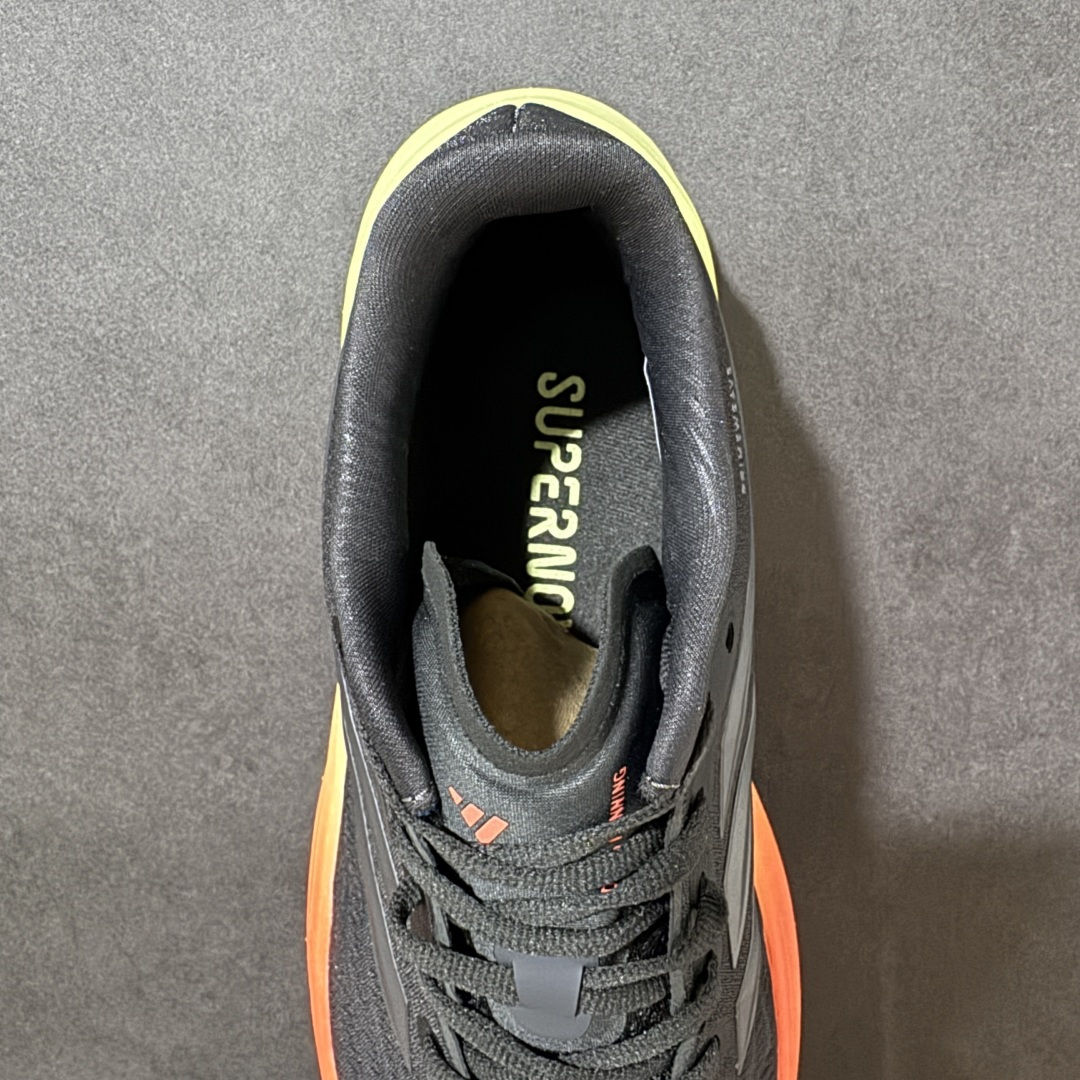 图片[6]-【公司级】ADIDAS SUPERNOVA RISE 4M 防滑耐磨舒适跑步鞋 采用Dreamstrike+中底，力求为触地添舒适。搭配实穿Adiwear外底，助你扎实踩地、从容迈步。• 常规版型• 系带设计• 三明治网眼鞋面• Support Rods系统• Dreamstrike+中底• Adiwear外底。 货号：KZ8921 尺码：40-45-选品中心