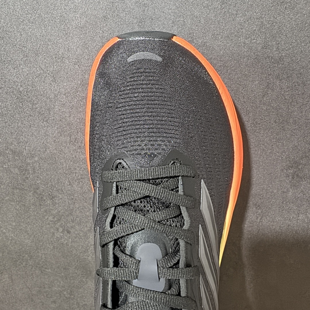 图片[5]-【公司级】ADIDAS SUPERNOVA RISE 4M 防滑耐磨舒适跑步鞋 采用Dreamstrike+中底，力求为触地添舒适。搭配实穿Adiwear外底，助你扎实踩地、从容迈步。• 常规版型• 系带设计• 三明治网眼鞋面• Support Rods系统• Dreamstrike+中底• Adiwear外底。 货号：KZ8921 尺码：40-45-选品中心