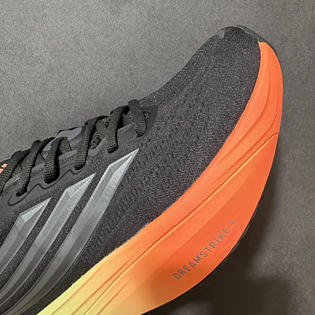 图片[8]-【公司级】ADIDAS SUPERNOVA RISE 4M 防滑耐磨舒适跑步鞋 采用Dreamstrike+中底，力求为触地添舒适。搭配实穿Adiwear外底，助你扎实踩地、从容迈步。• 常规版型• 系带设计• 三明治网眼鞋面• Support Rods系统• Dreamstrike+中底• Adiwear外底。 货号：KZ8921 尺码：40-45-选品中心