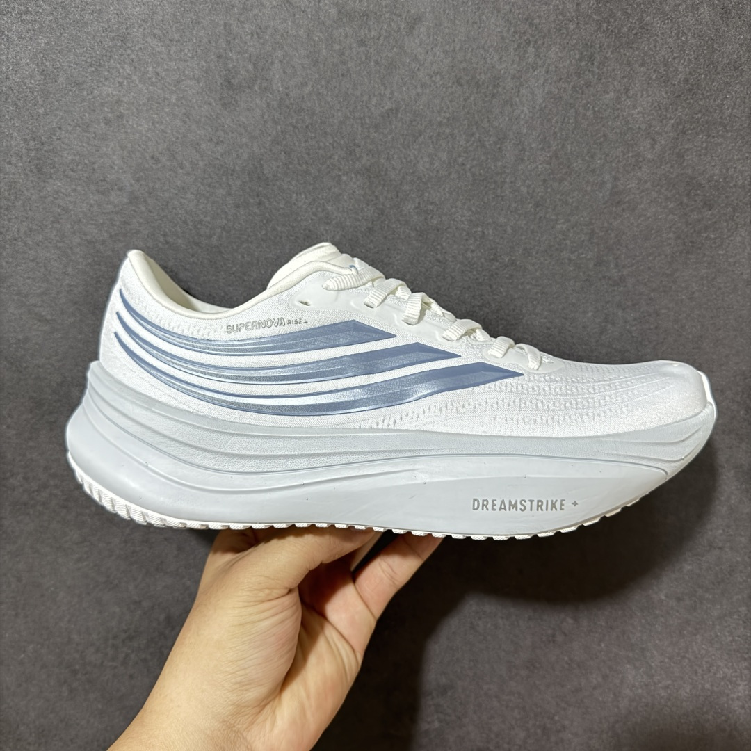 【公司级】ADIDAS SUPERNOVA RISE 4M 防滑耐磨舒适跑步鞋 采用Dreamstrike+中底，力求为触地添舒适。搭配实穿Adiwear外底，助你扎实踩地、从容迈步。• 常规版型• 系带设计• 三明治网眼鞋面• Support Rods系统• Dreamstrike+中底• Adiwear外底。 货号：LB0181 尺码：40-45-选品中心