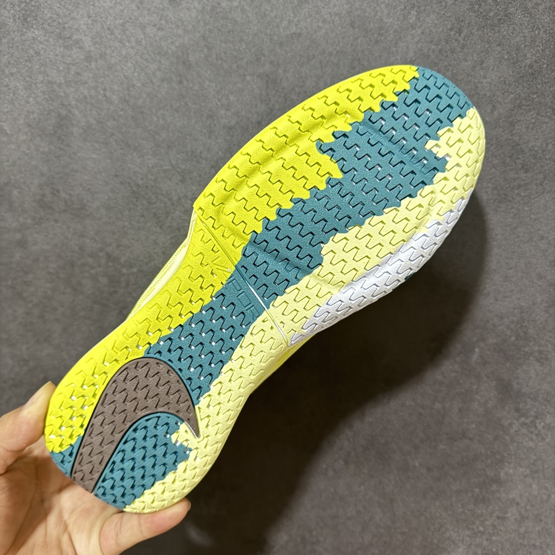 图片[9]-【公司级】Nike W Zoom Vapor Pro 3 HC 亮橙银标专业硬地网球运动鞋 通体高密锁纱耐磨工程网布，立体编织结构抗撕裂抗拉伸，细密网孔快速排汗，长时间对抗训练不闷脚；金属银反光 Swoosh 标识，亮眼荧光橙整鞋配色，视觉冲击力强。 内置 Zoom 气垫分层中底，前后掌均衡缓震回弹，侧边加宽稳定支撑块，网球急停、横向滑步有效防崴脚，减轻膝盖与足底冲击；加厚海绵鞋领 + 一体式弹力鞋舌，牢牢锁定脚踝不晃脚。 硬地专用分段人字深纹橡胶外底，加厚耐磨橡胶层，适配塑胶硬地球场，防滑抓地不易侧滑；鞋头加固防撞包边，对抗磕碰不变形，配套橙色 NIKE 原厂鞋盒，全套标签细节完整还原。 高活力荧光橙配色，适配网球训练、羽毛球、健身慢跑、日常通勤，男女同款专业赛场多功能训练运动鞋。 货号：HF7829-300 尺码：36-45-选品中心