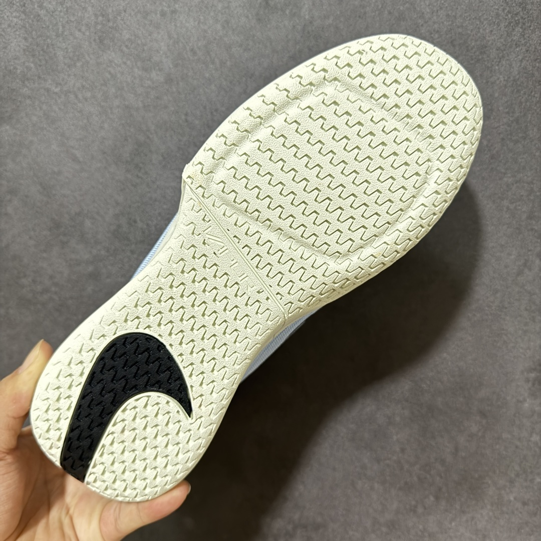 图片[9]-【公司级】Nike W Zoom Vapor Pro 3 HC 亮橙银标专业硬地网球运动鞋 通体高密锁纱耐磨工程网布，立体编织结构抗撕裂抗拉伸，细密网孔快速排汗，长时间对抗训练不闷脚；金属银反光 Swoosh 标识，亮眼荧光橙整鞋配色，视觉冲击力强。 内置 Zoom 气垫分层中底，前后掌均衡缓震回弹，侧边加宽稳定支撑块，网球急停、横向滑步有效防崴脚，减轻膝盖与足底冲击；加厚海绵鞋领 + 一体式弹力鞋舌，牢牢锁定脚踝不晃脚。 硬地专用分段人字深纹橡胶外底，加厚耐磨橡胶层，适配塑胶硬地球场，防滑抓地不易侧滑；鞋头加固防撞包边，对抗磕碰不变形，配套橙色 NIKE 原厂鞋盒，全套标签细节完整还原。 高活力荧光橙配色，适配网球训练、羽毛球、健身慢跑、日常通勤，男女同款专业赛场多功能训练运动鞋。 货号：FZ2161-401 尺码：36-45-选品中心