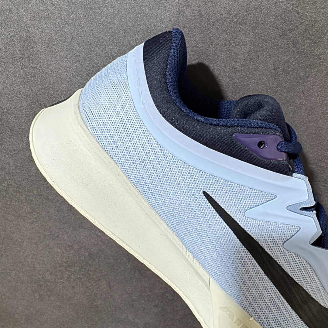 图片[7]-【公司级】Nike W Zoom Vapor Pro 3 HC 亮橙银标专业硬地网球运动鞋 通体高密锁纱耐磨工程网布，立体编织结构抗撕裂抗拉伸，细密网孔快速排汗，长时间对抗训练不闷脚；金属银反光 Swoosh 标识，亮眼荧光橙整鞋配色，视觉冲击力强。 内置 Zoom 气垫分层中底，前后掌均衡缓震回弹，侧边加宽稳定支撑块，网球急停、横向滑步有效防崴脚，减轻膝盖与足底冲击；加厚海绵鞋领 + 一体式弹力鞋舌，牢牢锁定脚踝不晃脚。 硬地专用分段人字深纹橡胶外底，加厚耐磨橡胶层，适配塑胶硬地球场，防滑抓地不易侧滑；鞋头加固防撞包边，对抗磕碰不变形，配套橙色 NIKE 原厂鞋盒，全套标签细节完整还原。 高活力荧光橙配色，适配网球训练、羽毛球、健身慢跑、日常通勤，男女同款专业赛场多功能训练运动鞋。 货号：FZ2161-401 尺码：36-45-选品中心