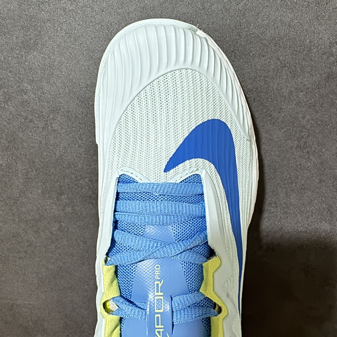 图片[5]-【公司级】Nike W Zoom Vapor Pro 3 HC 亮橙银标专业硬地网球运动鞋 通体高密锁纱耐磨工程网布，立体编织结构抗撕裂抗拉伸，细密网孔快速排汗，长时间对抗训练不闷脚；金属银反光 Swoosh 标识，亮眼荧光橙整鞋配色，视觉冲击力强。 内置 Zoom 气垫分层中底，前后掌均衡缓震回弹，侧边加宽稳定支撑块，网球急停、横向滑步有效防崴脚，减轻膝盖与足底冲击；加厚海绵鞋领 + 一体式弹力鞋舌，牢牢锁定脚踝不晃脚。 硬地专用分段人字深纹橡胶外底，加厚耐磨橡胶层，适配塑胶硬地球场，防滑抓地不易侧滑；鞋头加固防撞包边，对抗磕碰不变形，配套橙色 NIKE 原厂鞋盒，全套标签细节完整还原。 高活力荧光橙配色，适配网球训练、羽毛球、健身慢跑、日常通勤，男女同款专业赛场多功能训练运动鞋。 货号：FZ2158-400 尺码：36-45-选品中心
