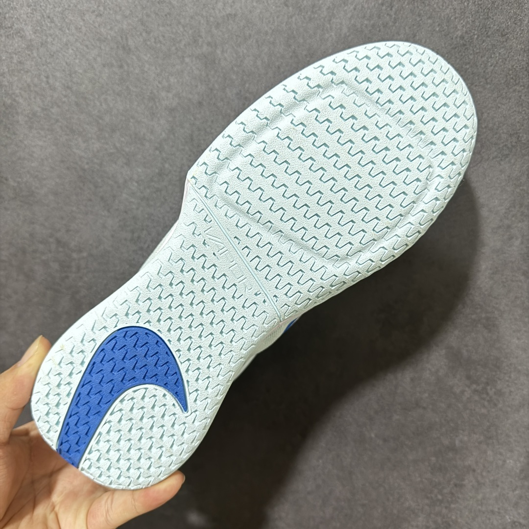图片[9]-【公司级】Nike W Zoom Vapor Pro 3 HC 亮橙银标专业硬地网球运动鞋 通体高密锁纱耐磨工程网布，立体编织结构抗撕裂抗拉伸，细密网孔快速排汗，长时间对抗训练不闷脚；金属银反光 Swoosh 标识，亮眼荧光橙整鞋配色，视觉冲击力强。 内置 Zoom 气垫分层中底，前后掌均衡缓震回弹，侧边加宽稳定支撑块，网球急停、横向滑步有效防崴脚，减轻膝盖与足底冲击；加厚海绵鞋领 + 一体式弹力鞋舌，牢牢锁定脚踝不晃脚。 硬地专用分段人字深纹橡胶外底，加厚耐磨橡胶层，适配塑胶硬地球场，防滑抓地不易侧滑；鞋头加固防撞包边，对抗磕碰不变形，配套橙色 NIKE 原厂鞋盒，全套标签细节完整还原。 高活力荧光橙配色，适配网球训练、羽毛球、健身慢跑、日常通勤，男女同款专业赛场多功能训练运动鞋。 货号：FZ2158-400 尺码：36-45-选品中心