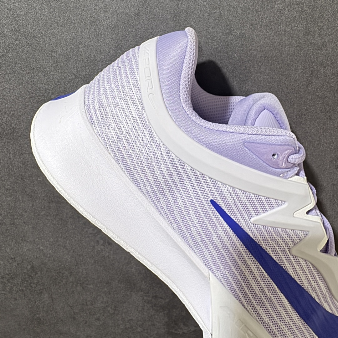 图片[7]-【公司级】Nike W Zoom Vapor Pro 3 HC 亮橙银标专业硬地网球运动鞋 通体高密锁纱耐磨工程网布，立体编织结构抗撕裂抗拉伸，细密网孔快速排汗，长时间对抗训练不闷脚；金属银反光 Swoosh 标识，亮眼荧光橙整鞋配色，视觉冲击力强。 内置 Zoom 气垫分层中底，前后掌均衡缓震回弹，侧边加宽稳定支撑块，网球急停、横向滑步有效防崴脚，减轻膝盖与足底冲击；加厚海绵鞋领 + 一体式弹力鞋舌，牢牢锁定脚踝不晃脚。 硬地专用分段人字深纹橡胶外底，加厚耐磨橡胶层，适配塑胶硬地球场，防滑抓地不易侧滑；鞋头加固防撞包边，对抗磕碰不变形，配套橙色 NIKE 原厂鞋盒，全套标签细节完整还原。 高活力荧光橙配色，适配网球训练、羽毛球、健身慢跑、日常通勤，男女同款专业赛场多功能训练运动鞋。 货号：FZ2158-500 尺码：36-45-选品中心