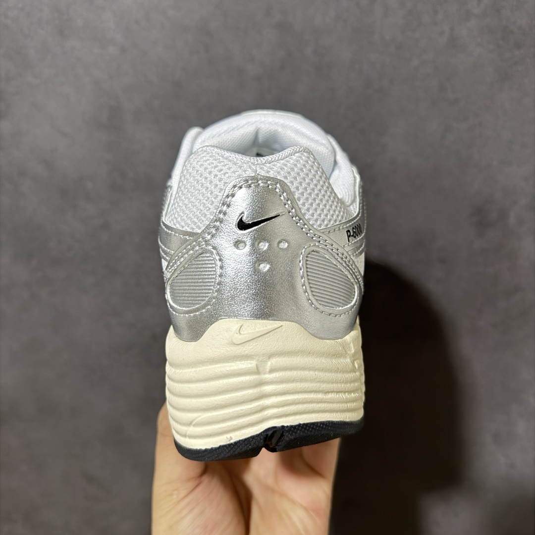 图片[4]-【公司级】Nike P-6000 复古休闲 耐克 低帮休闲城市通勤跑步鞋 采用透气网眼布搭配皮革和合成材质覆面 再现早期鞋款外观 活力配色打造时尚外观和运动美学 结合泡棉缓震配置 缔造非凡舒适的日常穿着体验 皮革织物与合成材质组合鞋面 打造舒适支撑效果 货号：CD6404-105 尺码：36 36.5 37.5 38 38.5 39 40 40.5 41 42 42.5 43 44 45-选品中心