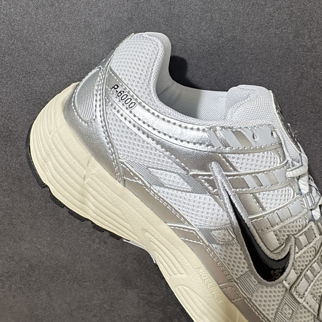 图片[7]-【公司级】Nike P-6000 复古休闲 耐克 低帮休闲城市通勤跑步鞋 采用透气网眼布搭配皮革和合成材质覆面 再现早期鞋款外观 活力配色打造时尚外观和运动美学 结合泡棉缓震配置 缔造非凡舒适的日常穿着体验 皮革织物与合成材质组合鞋面 打造舒适支撑效果 货号：CD6404-105 尺码：36 36.5 37.5 38 38.5 39 40 40.5 41 42 42.5 43 44 45-选品中心