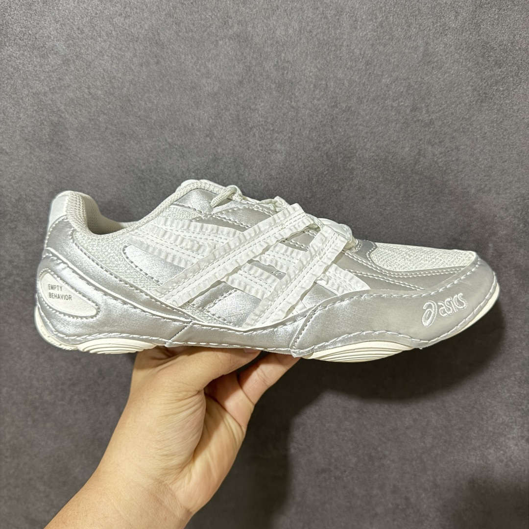 【公司级】ASICS Hypersync 薄底鞋 德训鞋 时尚经典透气包裹性轻便 低帮 生活体闲鞋 男女同款复古 以复古之名 解锁街头新表达 复刻摔跤鞋包裏感低帮薄底，颜值与脚感并存 交叉绑带 未来感流线型设计.对运动美学的重新解构 大底提供良好的缓冲性能强 货号：1203B146-100 尺码：36 37 37.5 38 39 39.5 40.5 41.5-选品中心
