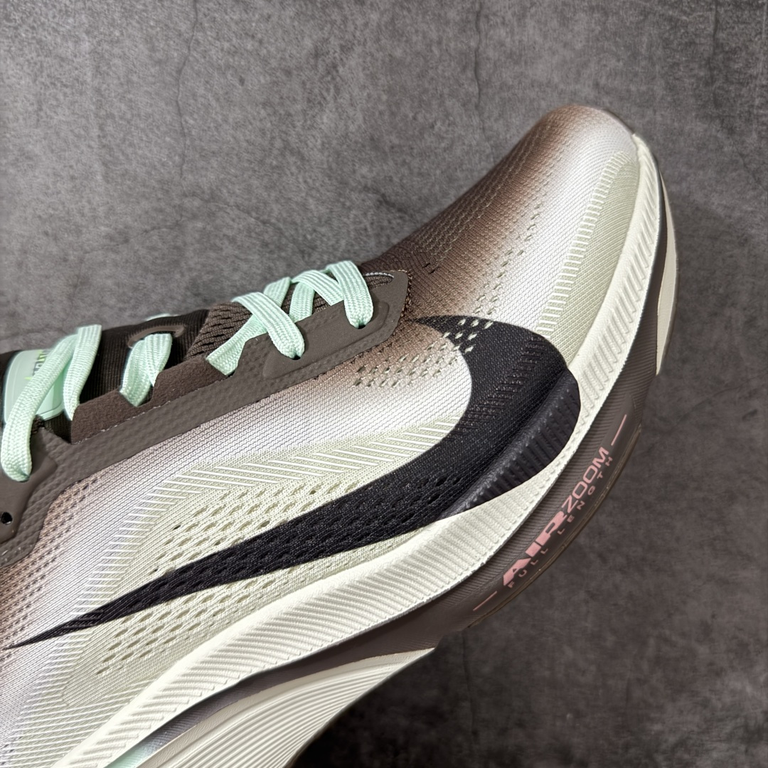 图片[6]-【RS纯原】Nike Air Zoom Pegasus 42 登月42代超级飞马系列马拉松跑步鞋 IW2349-001 平台专供 充正品质 原材料打造 中底搭载前Zoom+全掌React配置 全部原鞋开发打造 所有细节全部同步原版 全新一代拥有 Zoom Air 一如既往的稳定感和流畅感 鞋面采用工程网眼设计 为特定高热区域营造出色透气性 进一步增加鞋面的穿孔数量 让足部能够快速散热 中足搭配 Flywire 飞线 在高速运动时营造舒适稳定的贴合感 内置Zoon气垫加持 动力十足！ 尺码： 39-46-选品中心