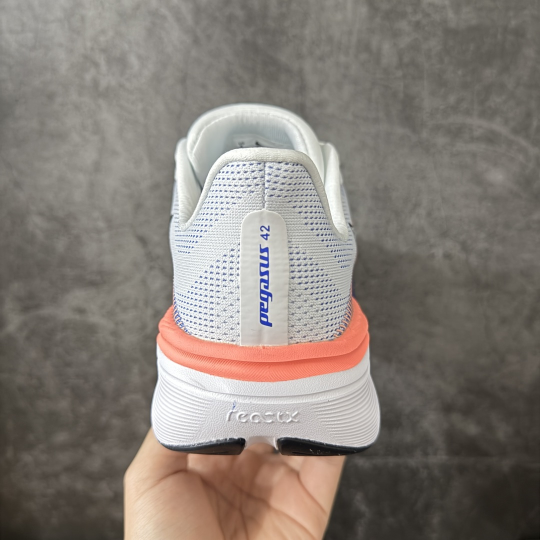 图片[4]-【RS纯原】Nike Air Zoom Pegasus 42 登月42代超级飞马系列马拉松跑步鞋 IB1873-105 平台专供 充正品质 原材料打造 中底搭载前Zoom+全掌React配置 全部原鞋开发打造 所有细节全部同步原版 全新一代拥有 Zoom Air 一如既往的稳定感和流畅感 鞋面采用工程网眼设计 为特定高热区域营造出色透气性 进一步增加鞋面的穿孔数量 让足部能够快速散热 中足搭配 Flywire 飞线 在高速运动时营造舒适稳定的贴合感 内置Zoon气垫加持 动力十足！ 尺码： 36-46-选品中心