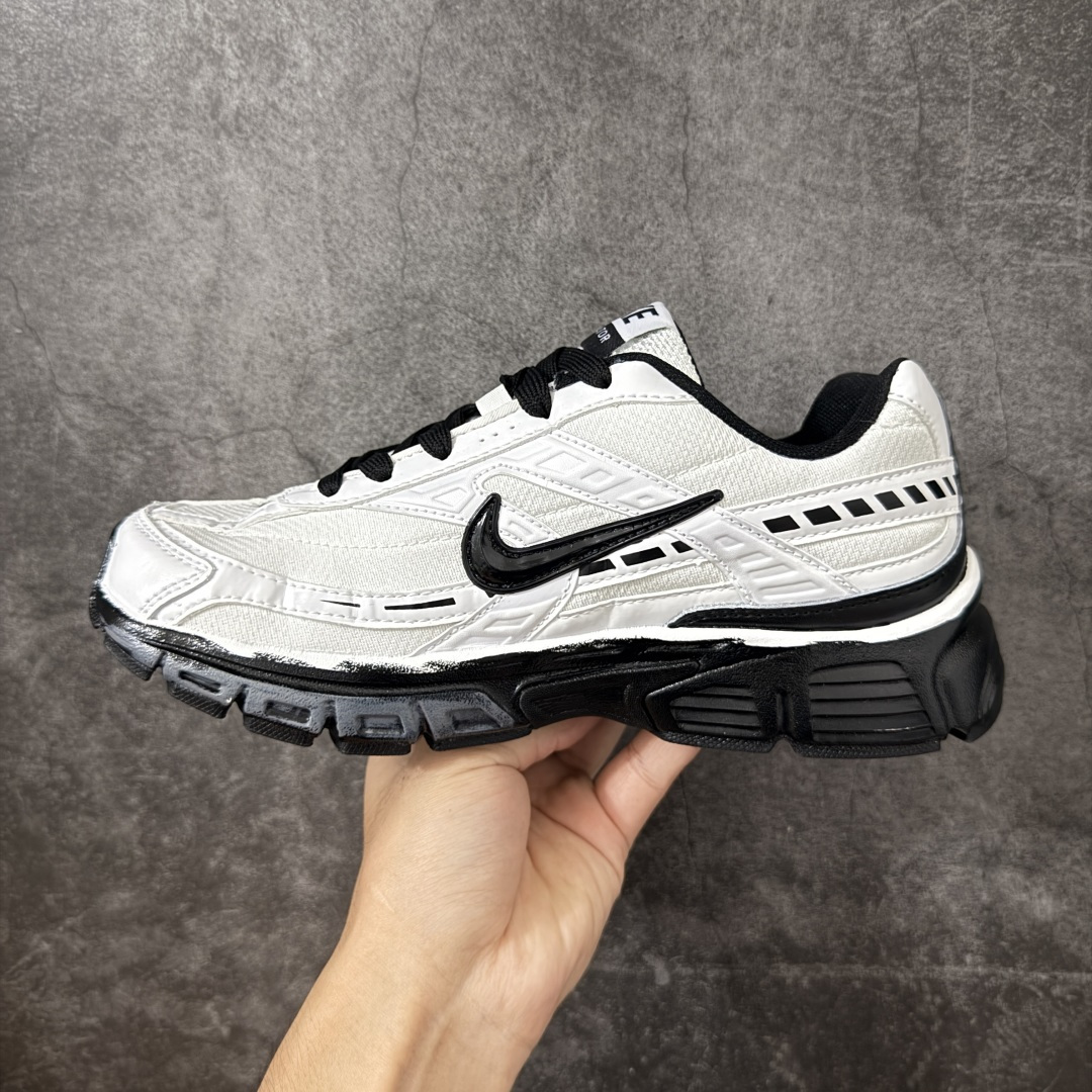 图片[2]-【手绘定制版】Nike V5 RNR 手工绘制恶作剧涂鸦 复古做旧 解构绑带 舒适百搭防滑耐磨 低帮跑步鞋 此款为人工手绘定制图案 原版基于Nike RNR 修改款 加以创意定制 完美品质做工 个性十足 原厂原档案数据开发 原盒包装 舒适有型适合日常穿着 该鞋款延续千禧年经典设计搭载泡绵中底厚实而轻盈 匠心细节巧搭立体耐克勾标志焕新演绎复古跑鞋 货号：FQ6873-101 尺码：36-45带半码-选品中心