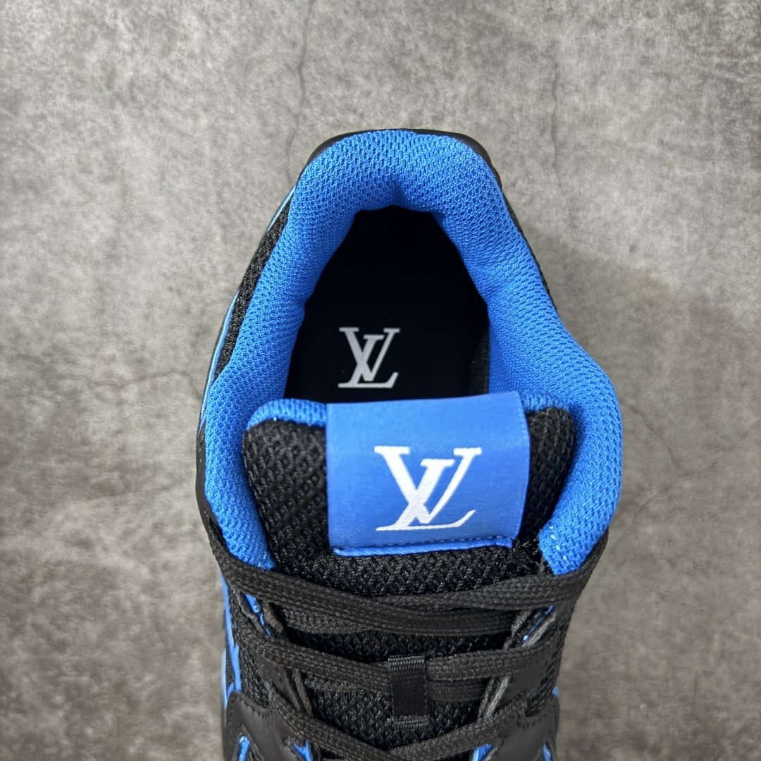 图片[8]-【公司级礼盒版】Lv Tatic Runner Tatic Runner系列厚底老爹鞋 高奢运动鞋 顶级莞产大厂出品👏 是品牌近年推出的复古运动风鞋款 主打街头潮流与日常穿搭结合的风格 鞋身侧面带有醒目的字母标识 后跟处印有\”VUITTON\”字样 辨识度拉满 采用锯齿状防滑橡胶大底 搭配加厚中底 自带增高效果的同时 也提供了优秀的抓地力和缓震性能，适配日常通勤、城市漫步等多种场景 ■面料： 原版进口绒面皮革＋透气网眼 ■内里：原版定制透气网里 ■鞋底：原版开模双色TPU组合底 ■底厚：5CM ■货号： 3732 ■尺码： 40 41 42 43 44 45-选品中心