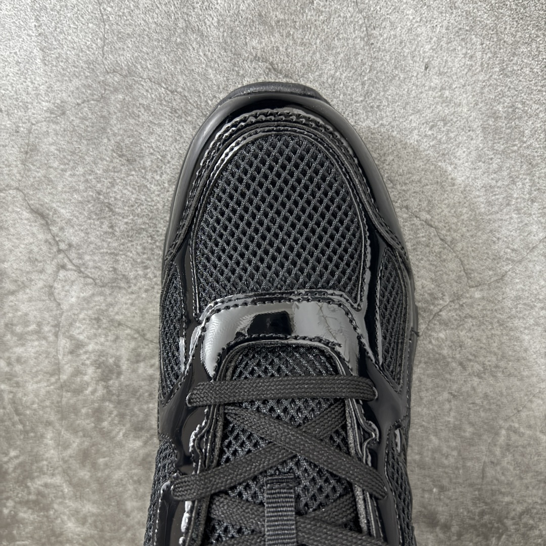 图片[5]-【公司级礼盒版】Lv Tatic Runner Tatic Runner系列厚底老爹鞋 高奢运动鞋 顶级莞产大厂出品👏 是品牌近年推出的复古运动风鞋款 主打街头潮流与日常穿搭结合的风格 鞋身侧面带有醒目的字母标识 后跟处印有\”VUITTON\”字样 辨识度拉满 采用锯齿状防滑橡胶大底 搭配加厚中底 自带增高效果的同时 也提供了优秀的抓地力和缓震性能，适配日常通勤、城市漫步等多种场景 ■面料： 原版进口绒面皮革＋透气网眼 ■内里：原版定制透气网里 ■鞋底：原版开模双色TPU组合底 ■底厚：5CM ■货号： 3732 ■尺码： 40 41 42 43 44 45-选品中心