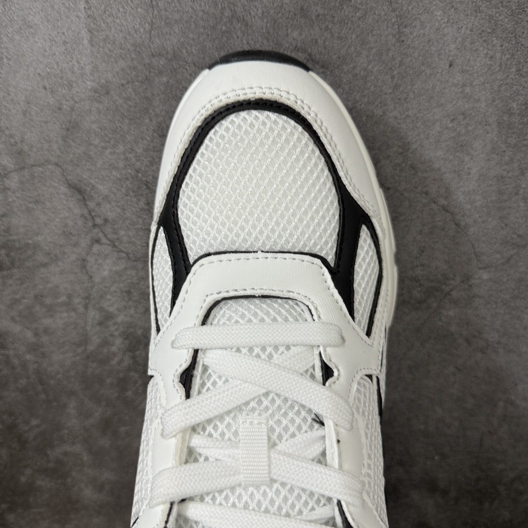 图片[5]-【公司级礼盒版】Lv Tatic Runner Tatic Runner系列厚底老爹鞋 高奢运动鞋 顶级莞产大厂出品👏 是品牌近年推出的复古运动风鞋款 主打街头潮流与日常穿搭结合的风格 鞋身侧面带有醒目的字母标识 后跟处印有\”VUITTON\”字样 辨识度拉满 采用锯齿状防滑橡胶大底 搭配加厚中底 自带增高效果的同时 也提供了优秀的抓地力和缓震性能，适配日常通勤、城市漫步等多种场景 ■面料： 原版进口绒面皮革＋透气网眼 ■内里：原版定制透气网里 ■鞋底：原版开模双色TPU组合底 ■底厚：5CM ■货号： 3732 ■尺码： 40 41 42 43 44 45-选品中心