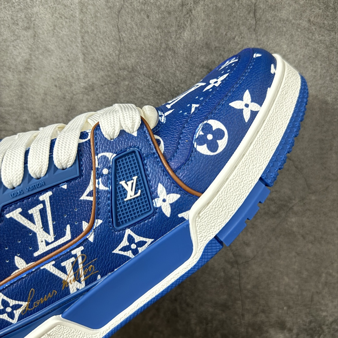 图片[6]-【广东礼盒版】 LOUIS VUITTON 路易威登 LV Trainer 运动板鞋 原楦原纸版开模，鞋型立体饱满 零毛边、零溢胶、零线头瑕疵 细节与原版一致 区分市面通货 多层叠片＋电脑针车，针距密度一致 原装橡胶大底：含胶量高、纹路深、双拼接零偏差 ZP级原装包装：专柜款鞋盒＋防尘袋＋说明书 尺码：38-45-选品中心