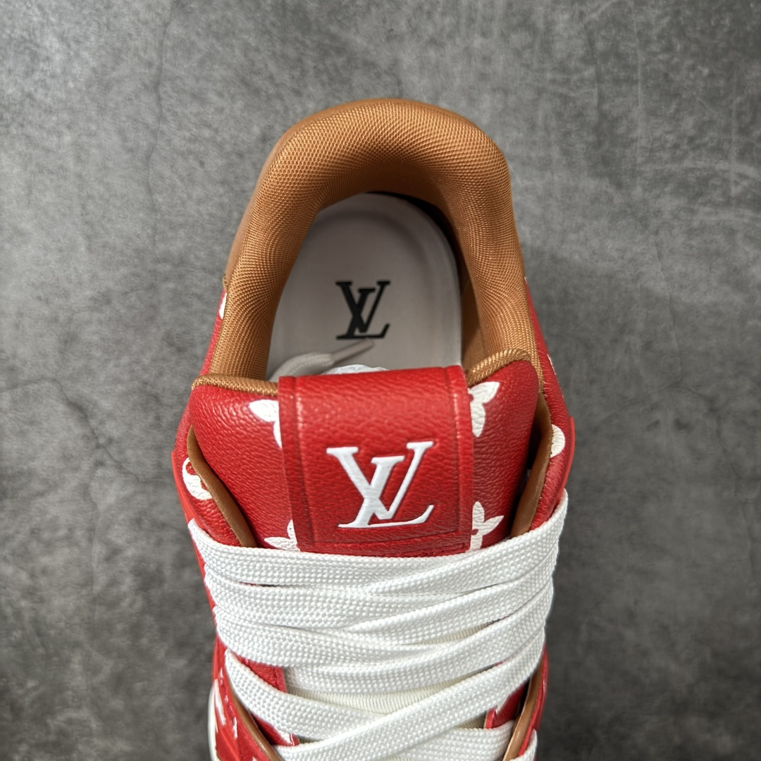 图片[8]-【广东礼盒版】 LOUIS VUITTON 路易威登 LV Trainer 运动板鞋 原楦原纸版开模，鞋型立体饱满 零毛边、零溢胶、零线头瑕疵 细节与原版一致 区分市面通货 多层叠片＋电脑针车，针距密度一致 原装橡胶大底：含胶量高、纹路深、双拼接零偏差 ZP级原装包装：专柜款鞋盒＋防尘袋＋说明书 尺码：38-45-选品中心