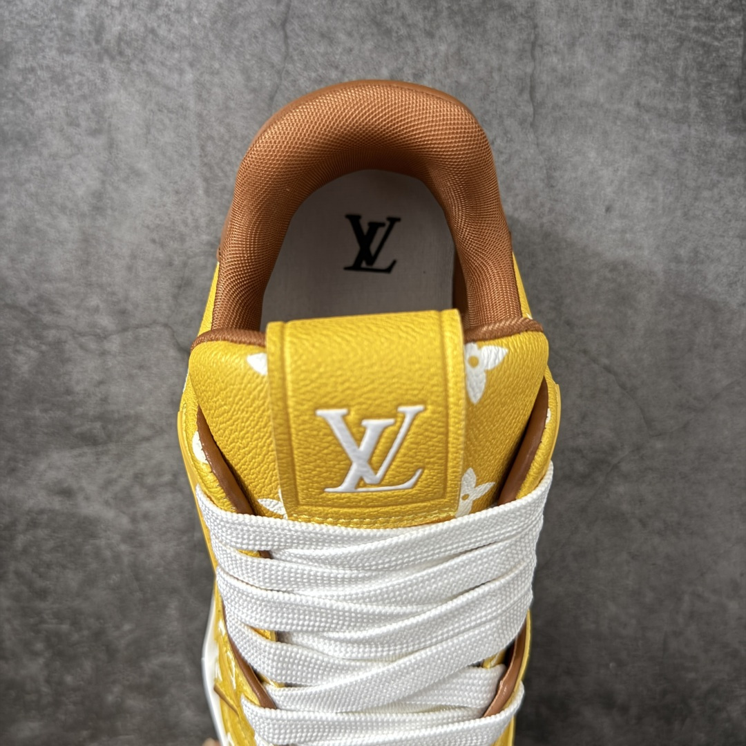 图片[8]-【广东礼盒版】 LOUIS VUITTON 路易威登 LV Trainer 运动板鞋 原楦原纸版开模，鞋型立体饱满 零毛边、零溢胶、零线头瑕疵 细节与原版一致 区分市面通货 多层叠片＋电脑针车，针距密度一致 原装橡胶大底：含胶量高、纹路深、双拼接零偏差 ZP级原装包装：专柜款鞋盒＋防尘袋＋说明书 尺码：39-45-选品中心