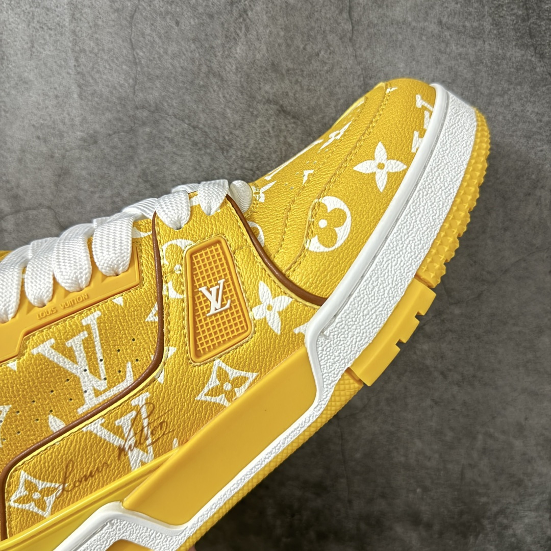 图片[6]-【广东礼盒版】 LOUIS VUITTON 路易威登 LV Trainer 运动板鞋 原楦原纸版开模，鞋型立体饱满 零毛边、零溢胶、零线头瑕疵 细节与原版一致 区分市面通货 多层叠片＋电脑针车，针距密度一致 原装橡胶大底：含胶量高、纹路深、双拼接零偏差 ZP级原装包装：专柜款鞋盒＋防尘袋＋说明书 尺码：39-45-选品中心