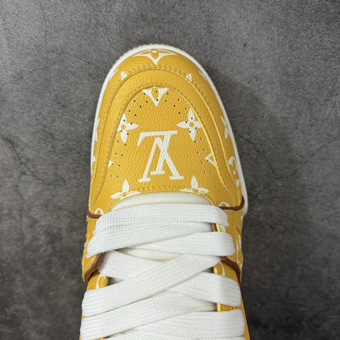 图片[5]-【广东礼盒版】 LOUIS VUITTON 路易威登 LV Trainer 运动板鞋 原楦原纸版开模，鞋型立体饱满 零毛边、零溢胶、零线头瑕疵 细节与原版一致 区分市面通货 多层叠片＋电脑针车，针距密度一致 原装橡胶大底：含胶量高、纹路深、双拼接零偏差 ZP级原装包装：专柜款鞋盒＋防尘袋＋说明书 尺码：39-45-选品中心