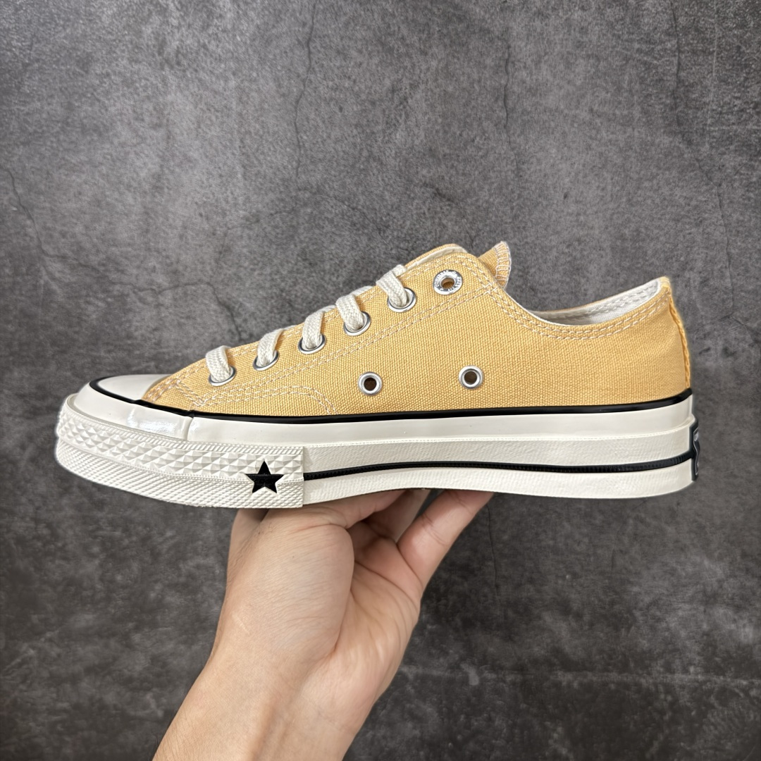 图片[2]-【虎扑2.0小头版】 Converse CHUCK 70 X 匡威1970s 舒适运动 高帮 帆布鞋 男女同款 黑色 A24236C 全新开发 不仅仅为小鞋头 细节 材料 做工 全方位升级 经典永不过时 十年老厂出品 平台正品订单 超稳定的品控清洁度 全套原厂材料配置 原厂硫化工艺 油性扁平尖头 原厂楦头纸板数据 一体化超软蓝底加持 超软EVA鞋垫 后掌灰色缓震胶 脚感一比一还原 耐磨橡胶大底 越南产内外标 原盒黑色吊牌 超高清洁度 随意冲正 如有更好白送 尺码：35 36 36.5 37 37.5 38 39 39.5 40 41 41.5 42 42.5 43 44-选品中心