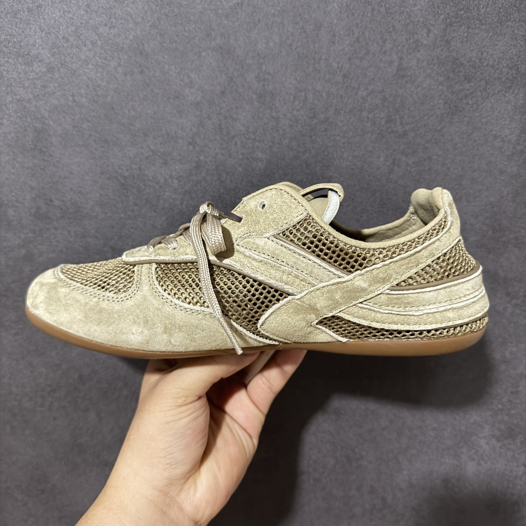 图片[2]-【公司级】MiuMiu缪缪 x New Balance NB530 联名复古运动休闲阿甘德训鞋 顶级礼盒版本 内里：原版进口羊皮里 鞋底：原版开模防滑生胶底 货号： ECAP523159B 尺码：36 36.5 37.5 38 38.5 39 40 40.5 41 42 42.5 43 44 44.5 45-选品中心