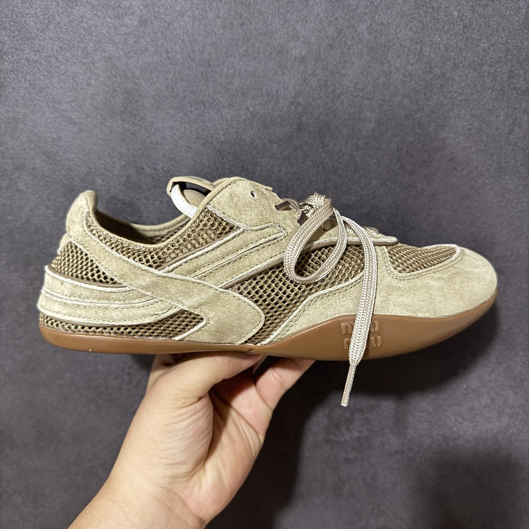 【公司级】MiuMiu缪缪 x New Balance NB530 联名复古运动休闲阿甘德训鞋 顶级礼盒版本 内里:原版进口羊皮里 鞋底:原版开模防滑生胶底 货号: ECAP523159B 尺码:36 36.5 37.5 38 38.5 39 40 40.5 41 42 42.5 43 44 44.5 45-选品中心