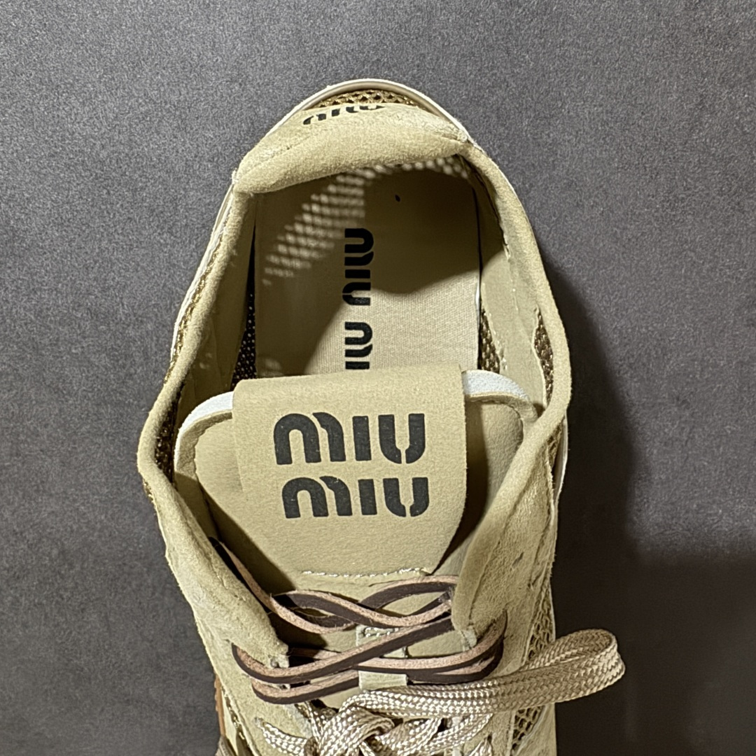 图片[6]-【公司级】MiuMiu缪缪 x New Balance NB530 联名复古运动休闲阿甘德训鞋 顶级礼盒版本 内里：原版进口羊皮里 鞋底：原版开模防滑生胶底 货号： ECAP523159B 尺码：36 36.5 37.5 38 38.5 39 40 40.5 41 42 42.5 43 44 44.5 45-选品中心