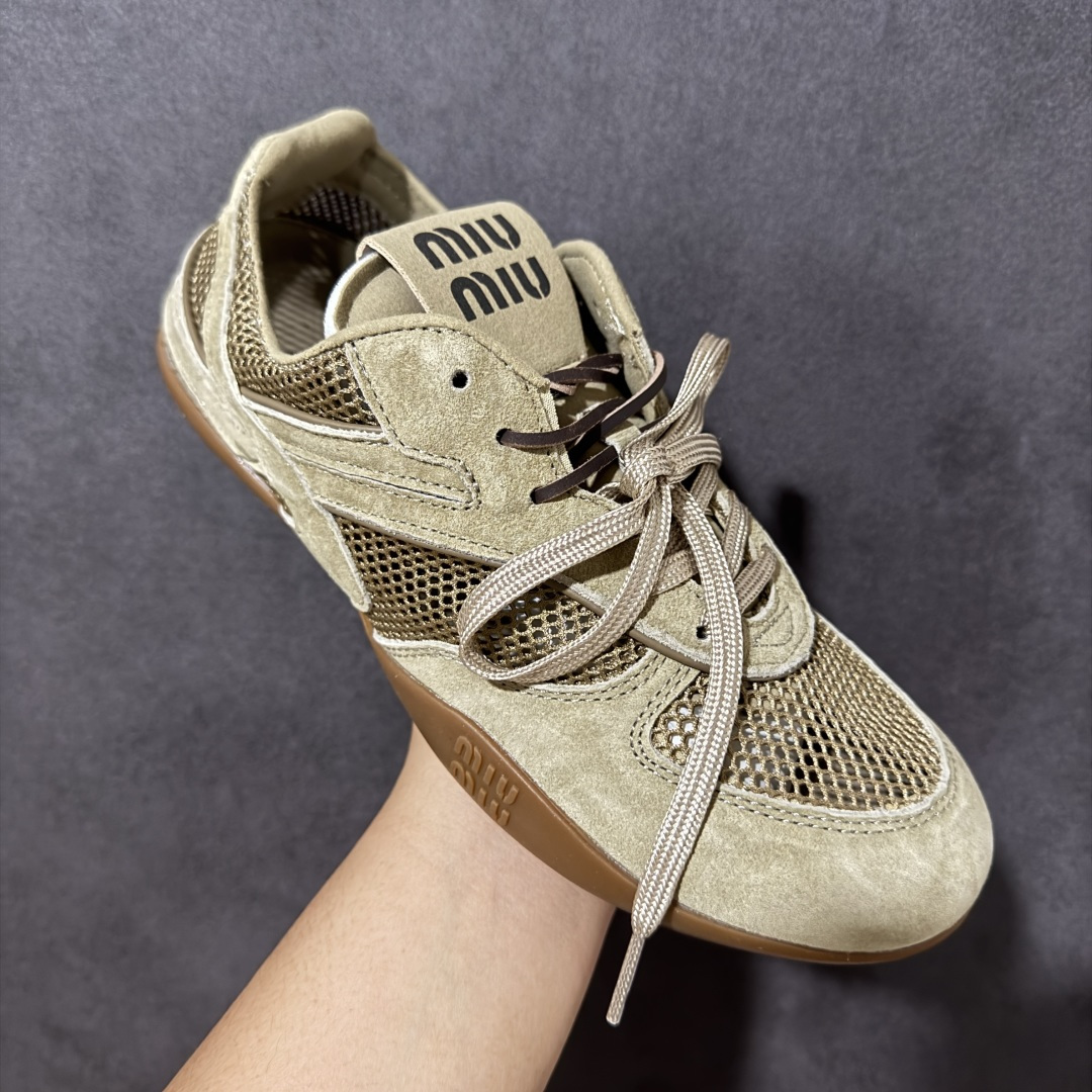 图片[3]-【公司级】MiuMiu缪缪 x New Balance NB530 联名复古运动休闲阿甘德训鞋 顶级礼盒版本 内里：原版进口羊皮里 鞋底：原版开模防滑生胶底 货号： ECAP523159B 尺码：36 36.5 37.5 38 38.5 39 40 40.5 41 42 42.5 43 44 44.5 45-选品中心