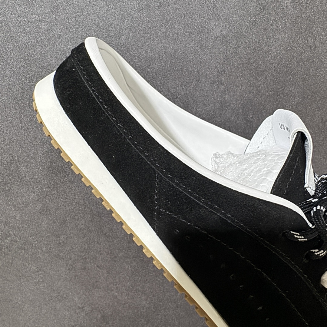 图片[7]-【G5版】ALO SUNSET SNEAKER 新款休闲德训半拖 设计上延续了德训鞋的经典线条，做了无后跟半拖的懒人改良，鞋身采用细腻的反绒材质，触感柔软亲肤，鞋头的防撞包边和流畅的拼接走线，兼顾了复古感和耐用性。带有3.5cm内增高，小个子闭眼入，双鞋带的设计既是装饰也能根据脚型调整松紧，告别普通半拖的单调感。 脚感方面完全踩在舒适点上，鞋内是软糯的鞋垫，软弹又不塌底，走路久了也不会累脚，半拖的设计不用系鞋带，穿脱超方便。 鞋面：牛反绒 内里：羊皮 大底：橡胶大底 货号：A0891U 尺码：36-45-选品中心
