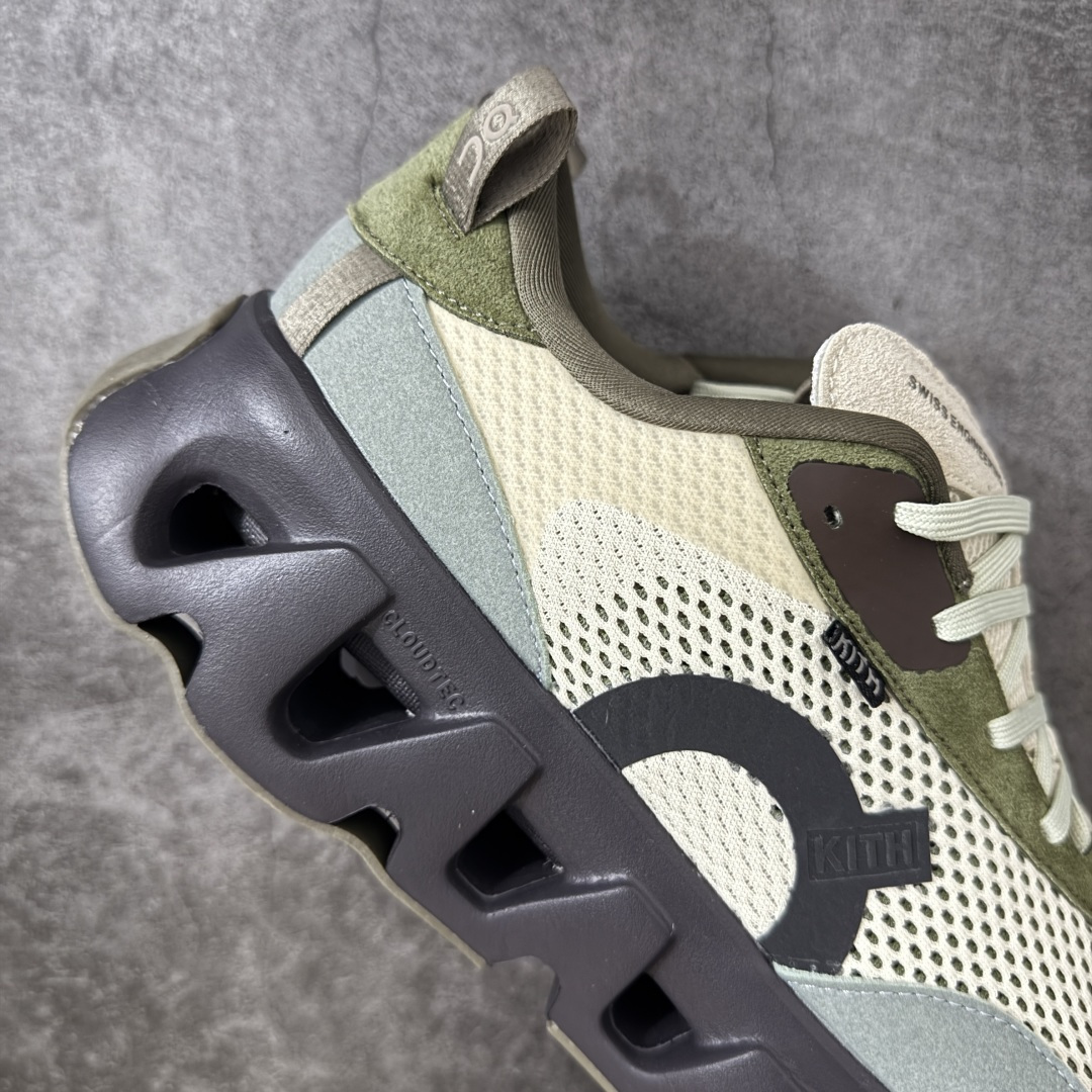 图片[7]-【OG纯原】KITH x ON 昂跑联名 Cloudswift K-Tech 1 系列 3MG10775560 低帮休闲跑步鞋 大厂出品 原版有1比1打造 配件齐全 外贸专供 尺码最大做到46码 市面最高还原度版本 打造最强品质 没有之一 全新开发的鞋面结构，用高透气网布拼了大面积的合成麂皮。这种材质碰撞脱离了普通跑鞋的塑料感，更有时装质感；搭载了On的CloudTec缓震科技和Helion超级泡棉，全新的Cloudswift鞋底结构，脚感和支撑性都拉满，外底还直接刻上了Kith的字母组合，彰显联名身份；翻开鞋底，是定制的Kith Monogram老花外底，既保留了On的专业感，又带点Kith标志性的精致灰调。 尺码：36 36.5 37.5 38 38.5 39 40 40.5 41 42 42.5 43 44 44.5 45 46-选品中心