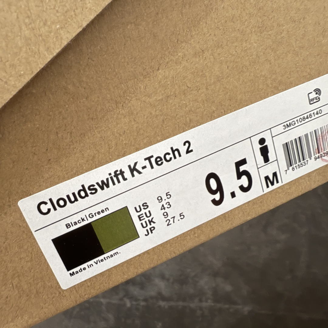 图片[10]-【OG纯原】KITH x ON 昂跑联名 Cloudswift K-Tech 1 系列 3MG10775560 低帮休闲跑步鞋 大厂出品 原版有1比1打造 配件齐全 外贸专供 尺码最大做到46码 市面最高还原度版本 打造最强品质 没有之一 全新开发的鞋面结构，用高透气网布拼了大面积的合成麂皮。这种材质碰撞脱离了普通跑鞋的塑料感，更有时装质感；搭载了On的CloudTec缓震科技和Helion超级泡棉，全新的Cloudswift鞋底结构，脚感和支撑性都拉满，外底还直接刻上了Kith的字母组合，彰显联名身份；翻开鞋底，是定制的Kith Monogram老花外底，既保留了On的专业感，又带点Kith标志性的精致灰调。 尺码：36 36.5 37.5 38 38.5 39 40 40.5 41 42 42.5 43 44 44.5 45 46-选品中心