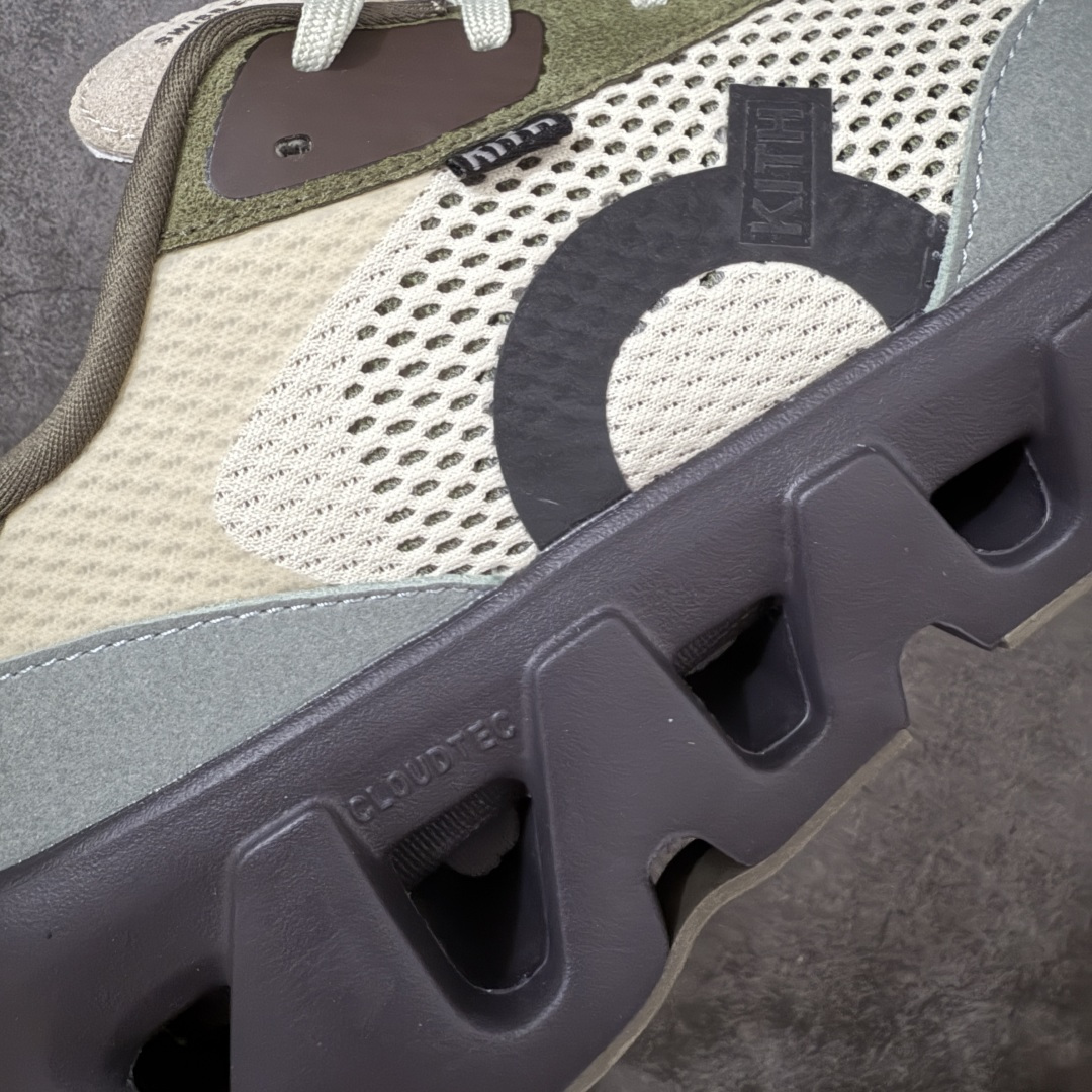 图片[3]-【OG纯原】KITH x ON 昂跑联名 Cloudswift K-Tech 1 系列 3MG10775560 低帮休闲跑步鞋 大厂出品 原版有1比1打造 配件齐全 外贸专供 尺码最大做到46码 市面最高还原度版本 打造最强品质 没有之一 全新开发的鞋面结构，用高透气网布拼了大面积的合成麂皮。这种材质碰撞脱离了普通跑鞋的塑料感，更有时装质感；搭载了On的CloudTec缓震科技和Helion超级泡棉，全新的Cloudswift鞋底结构，脚感和支撑性都拉满，外底还直接刻上了Kith的字母组合，彰显联名身份；翻开鞋底，是定制的Kith Monogram老花外底，既保留了On的专业感，又带点Kith标志性的精致灰调。 尺码：36 36.5 37.5 38 38.5 39 40 40.5 41 42 42.5 43 44 44.5 45 46-选品中心