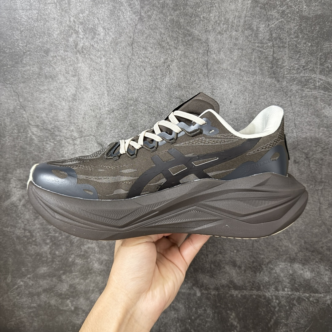 图片[2]-【公司级】Asics x Blacktoes SuperBlast 3 亚瑟士联名款蝴蝶元素 遇热变色 轻量回弹舒适透气支撑跑步鞋 亚瑟士Superblast 3是一双无碳板全能超级训练鞋，核心升级为竞速级FF Leap中底，更软弹、更轻，能量回馈显著提升，适合轻松跑、长距离与快节奏训练。轻量工程网眼，按区域调整织法与孔径，兼顾透气与贴合。上层为竞速级FF Leap A-TPU超临界发泡材料，下层约10mmFF Blast Plus提供支撑与耐久。前掌ASICSGRIP抓地，后跟/外侧RF AHAR Lo耐磨。 货号：1013A218-200 尺码：36 37 37.5 38 39 39.5 40 40.5 41.5 42 42.5 43.5 44 44.5 45-选品中心