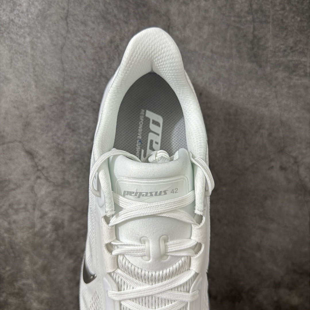 图片[8]-【XE纯原】Nike Air Zoom Pegasus 42 登月42代超级飞马系列马拉松跑步鞋 平台专供 充正品质 之前未流通市场版本 内里嵌入定型海绵 中底搭载前Zoom+全掌React配置 全部原鞋开发打造 所有细节全部同步原版 全新一代拥有 Zoom Air 一如既往的稳定感和流畅感 鞋面采用工程网眼设计 为特定高热区域营造出色透气性 进一步增加鞋面的穿孔数量 让足部能够快速散热 中足搭配 Flywire 飞线 在高速运动时营造舒适稳定的贴合感 内置Zoon气垫加持 动力十足！ 货号：IB1881-102 尺码：36-48.5-选品中心