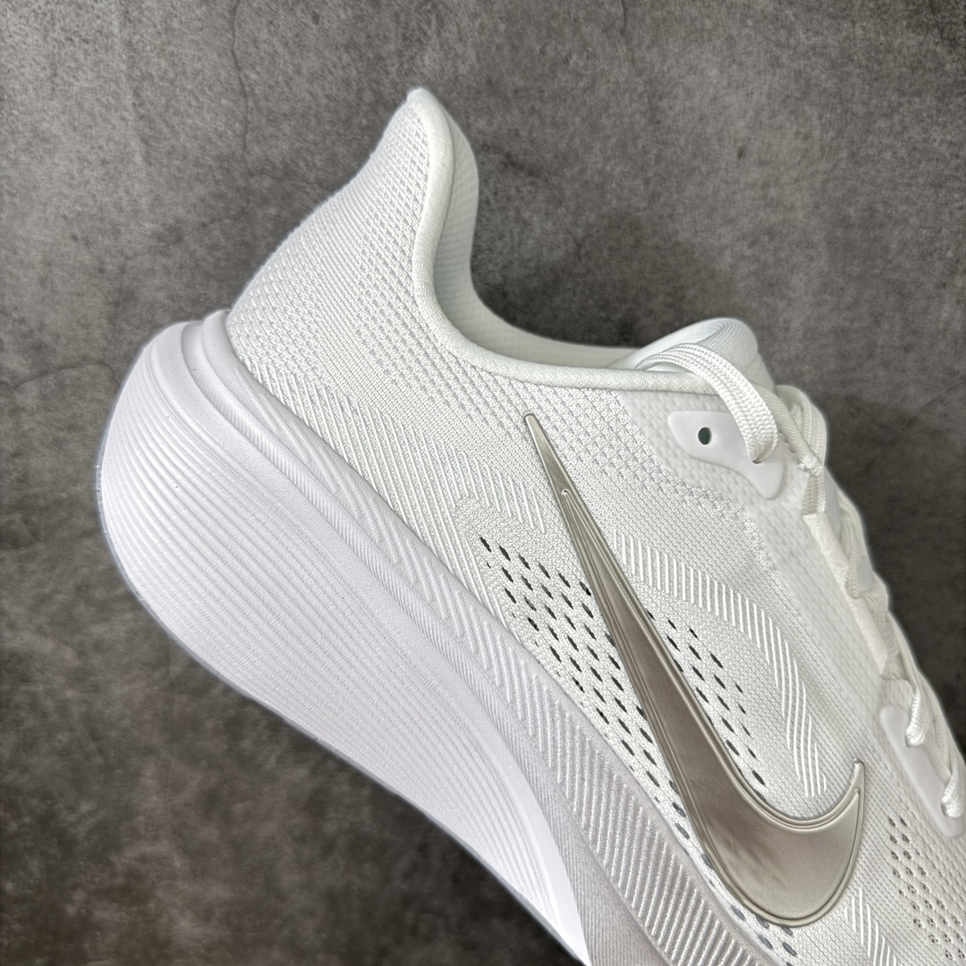 图片[7]-【XE纯原】Nike Air Zoom Pegasus 42 登月42代超级飞马系列马拉松跑步鞋 平台专供 充正品质 之前未流通市场版本 内里嵌入定型海绵 中底搭载前Zoom+全掌React配置 全部原鞋开发打造 所有细节全部同步原版 全新一代拥有 Zoom Air 一如既往的稳定感和流畅感 鞋面采用工程网眼设计 为特定高热区域营造出色透气性 进一步增加鞋面的穿孔数量 让足部能够快速散热 中足搭配 Flywire 飞线 在高速运动时营造舒适稳定的贴合感 内置Zoon气垫加持 动力十足！ 货号：IB1881-102 尺码：36-48.5-选品中心