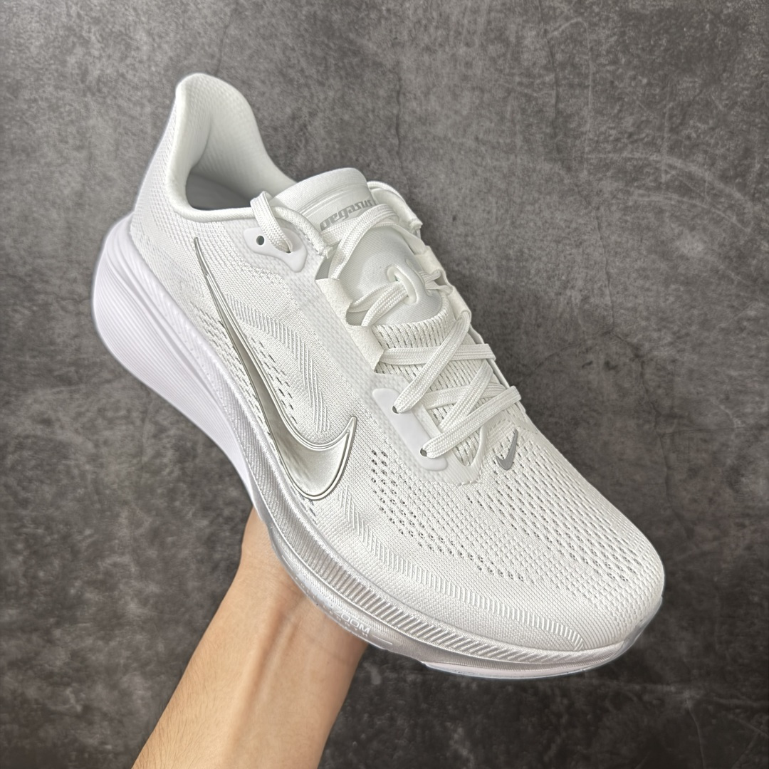 图片[3]-【XE纯原】Nike Air Zoom Pegasus 42 登月42代超级飞马系列马拉松跑步鞋 平台专供 充正品质 之前未流通市场版本 内里嵌入定型海绵 中底搭载前Zoom+全掌React配置 全部原鞋开发打造 所有细节全部同步原版 全新一代拥有 Zoom Air 一如既往的稳定感和流畅感 鞋面采用工程网眼设计 为特定高热区域营造出色透气性 进一步增加鞋面的穿孔数量 让足部能够快速散热 中足搭配 Flywire 飞线 在高速运动时营造舒适稳定的贴合感 内置Zoon气垫加持 动力十足！ 货号：IB1881-102 尺码：36-48.5-选品中心