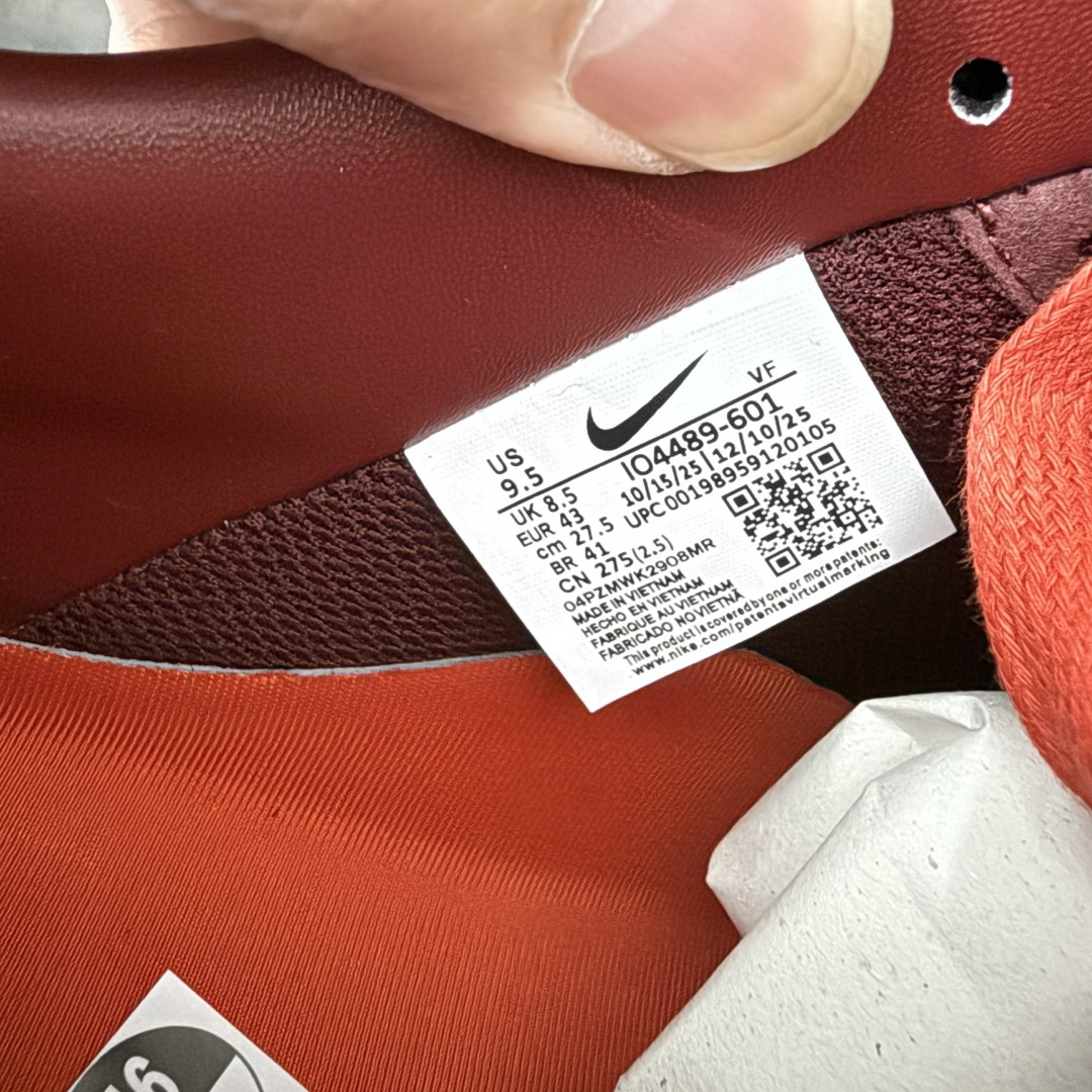 图片[8]-【SF外贸特供】NK AIR Force 1 Low 空军一号漆皮 酒红 IO4489-601 独家全新2026档案数据 原厂Sadesa D9皮料 细纹排气孔完全一致 质感非市场通货可碰瓷 全鞋零荧光线 随意冲正 全新鱼鳞纹大底 咬花纹路更加清晰 全新排版鞋头倒置五角星 五角星对比旧版老版本 间距大 星星缩小 全套官方原配件 全鞋电脑针车 工整有序 视觉效果满分 原厂拉帮手法 标准四线 密度针距针孔大小控制到位 原装反口里网布海绵 正确卡色网眼大小 新版鞋撑改用纸团代替 原厂港宝加持完美还原灵魂版型 从里到外百分百还原 内置Sole气垫 中底白色背胶 已经无限的接近公司 原厂楦头 原厂刺绣 后跟弧度完美 独家私模最大开发到48.5 尺码：35.5 36 36.5 37.5 38 38.5 39 40 40.5 41 42 42.5 43 44 44.5 45 46 47.5 48.5-选品中心
