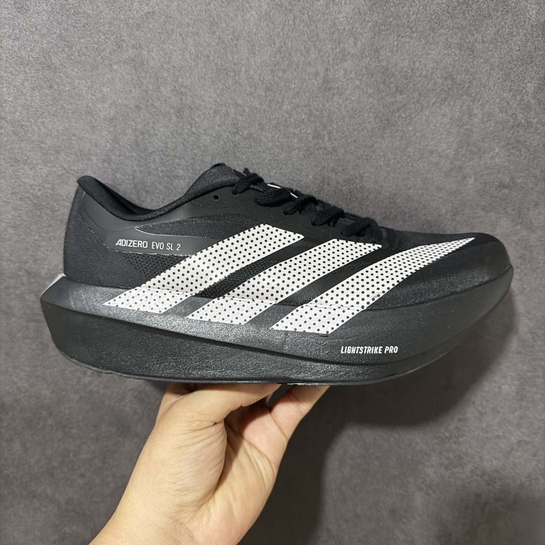 【公司级】AD ADIZERO EVO SL 2 阿迪超轻透气缓震跑鞋 以令人难以置信的138克重量,刷新了跑鞋轻量化的记录,阿迪在材料科学和工艺技术上的深厚积累。 全新鞋款采用Lightweight Upper材料,让穿着者几乎能够体验到一种\”裸足\”的感觉 货号:SL2604 尺码:36-45-选品中心